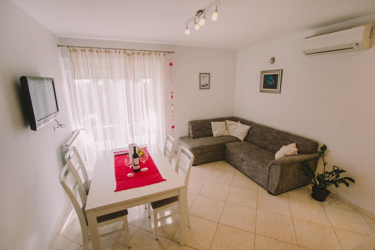 Apartments Jasna โปดสตรานา ภายนอก รูปภาพ